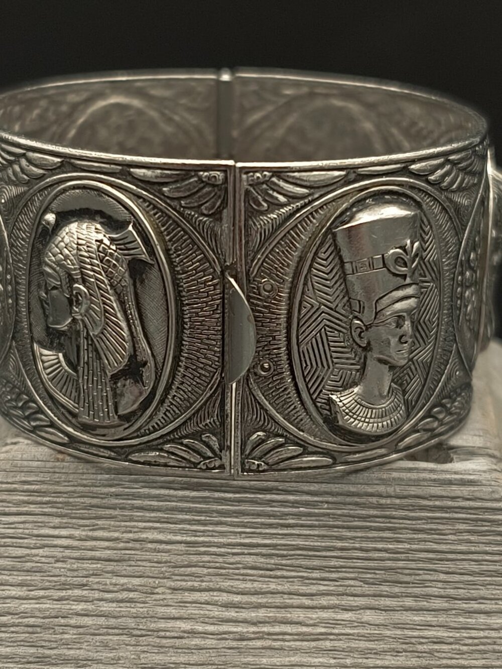 Vintage Egyptian Revival Silver Tone Pharaoh Motif Hinged Bracelet